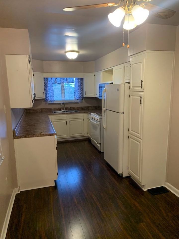 1845 Fallowfield Avenue - Photo 6 of 19