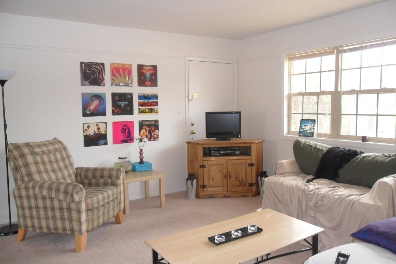 Dearing Garden - Photo 3 of 10