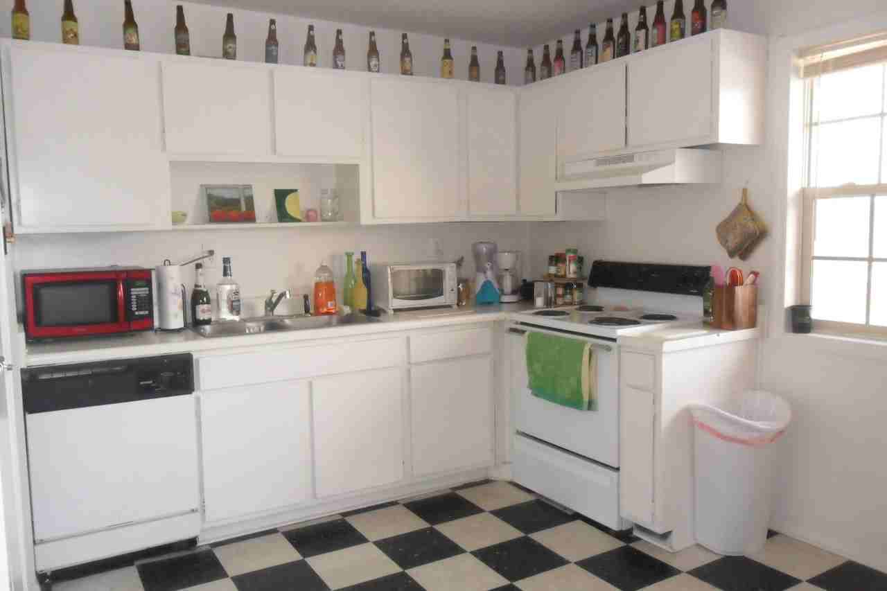 Dearing Garden - Photo 4 of 10