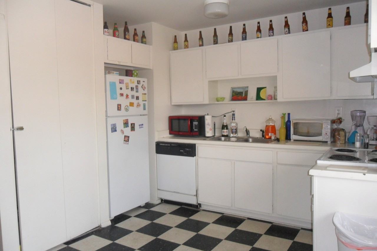 Dearing Garden - Photo 5 of 10