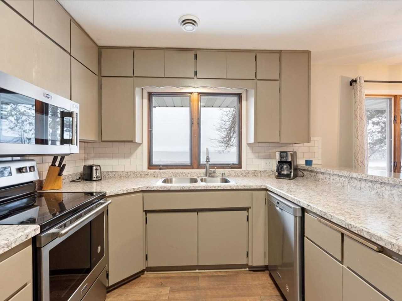 9825 Us Highway 169 - Photo 3 of 18