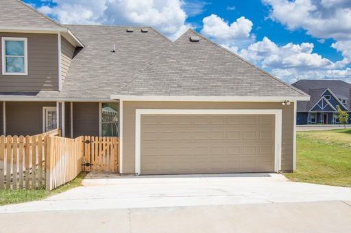 1133 Newcastle Dr - Photo 3 of 7