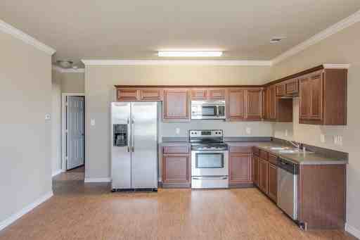 1133 Newcastle Dr - Photo 4 of 7