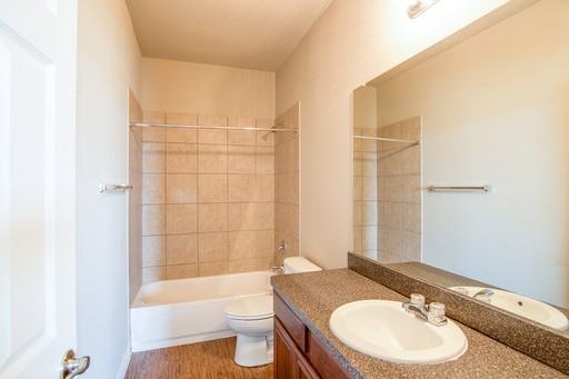 1133 Newcastle Dr - Photo 6 of 7