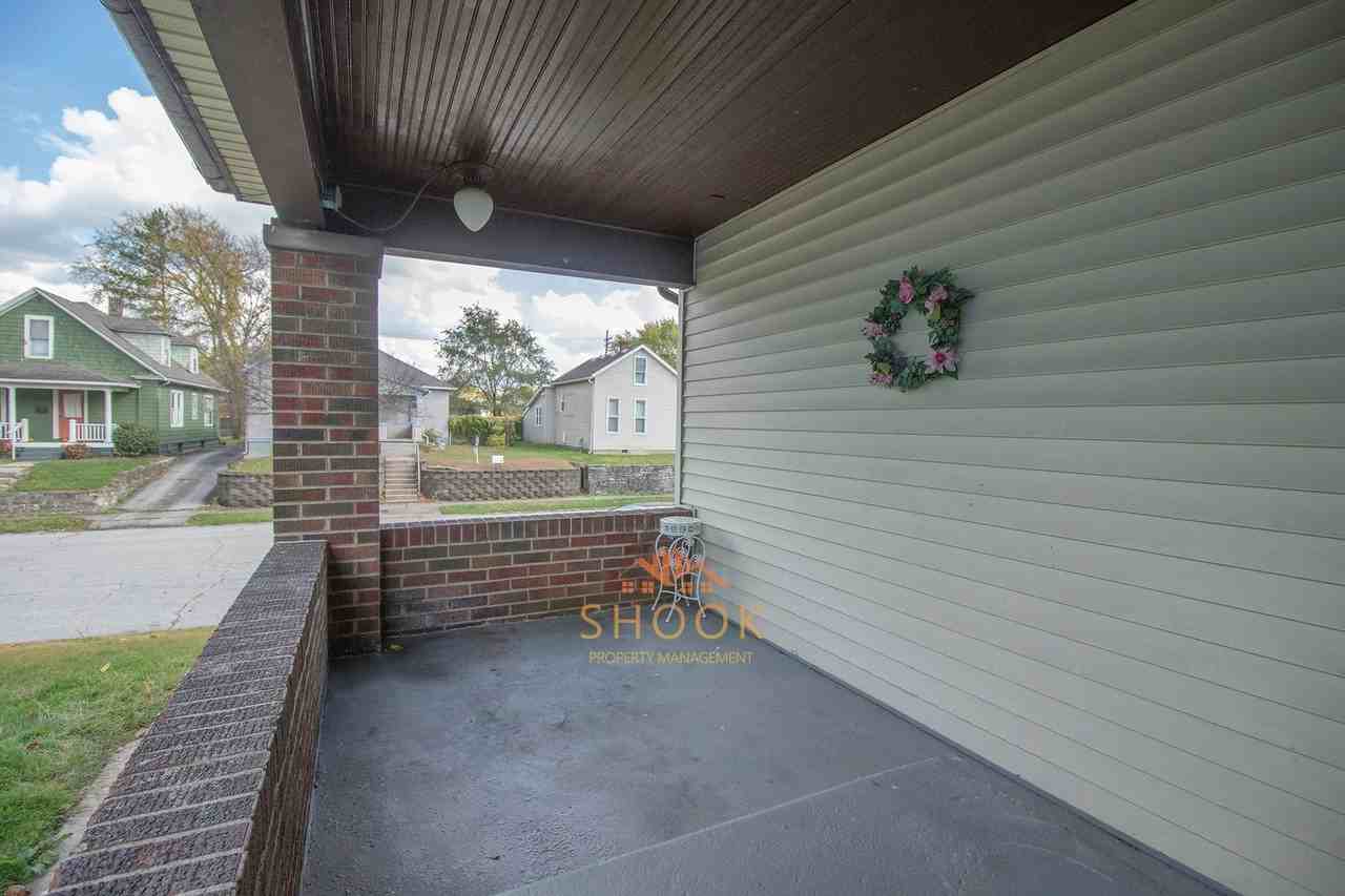 1008 S 3rd St - Photo 3 of 13