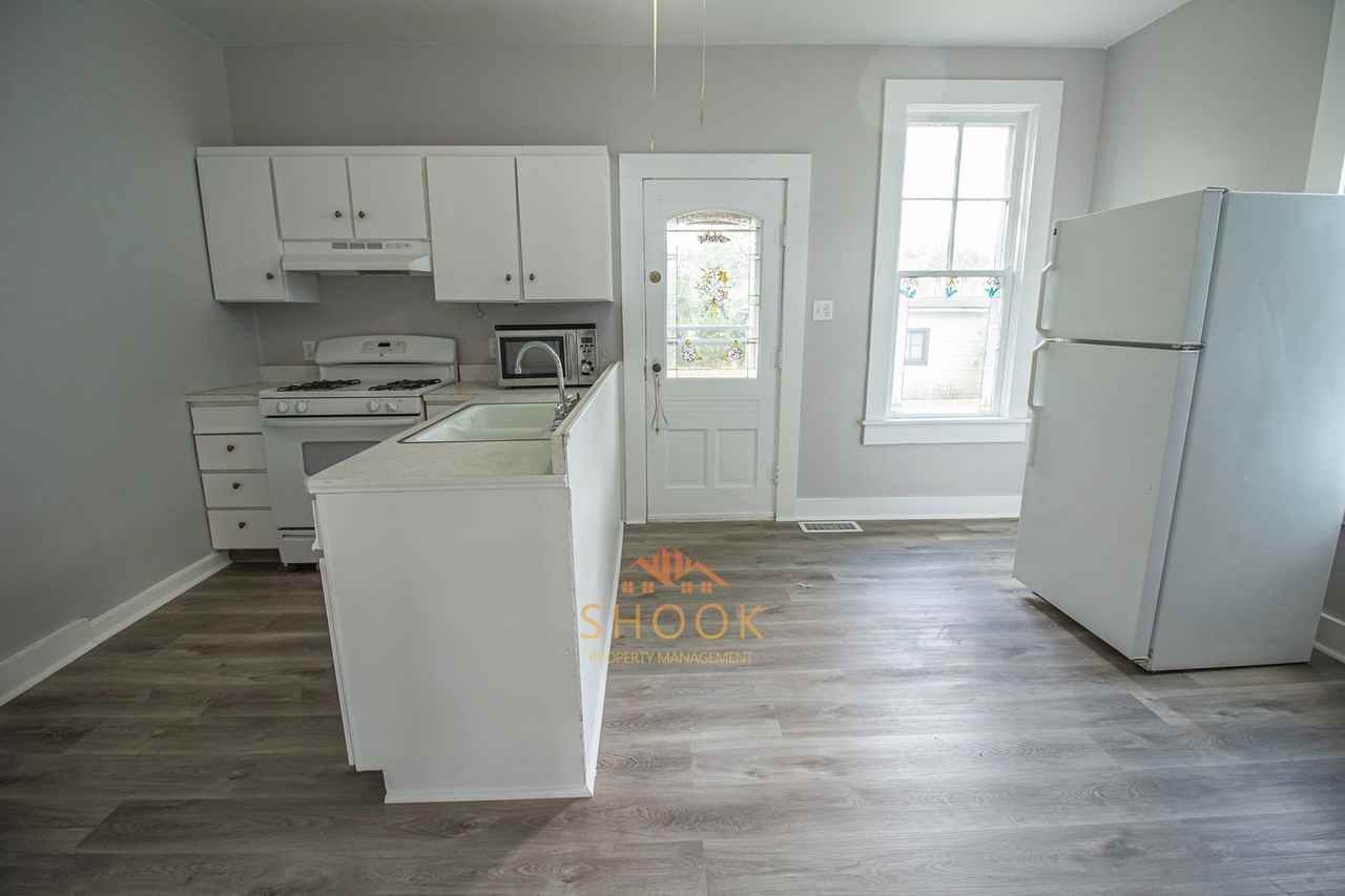 1008 S 3rd St - Photo 7 of 13