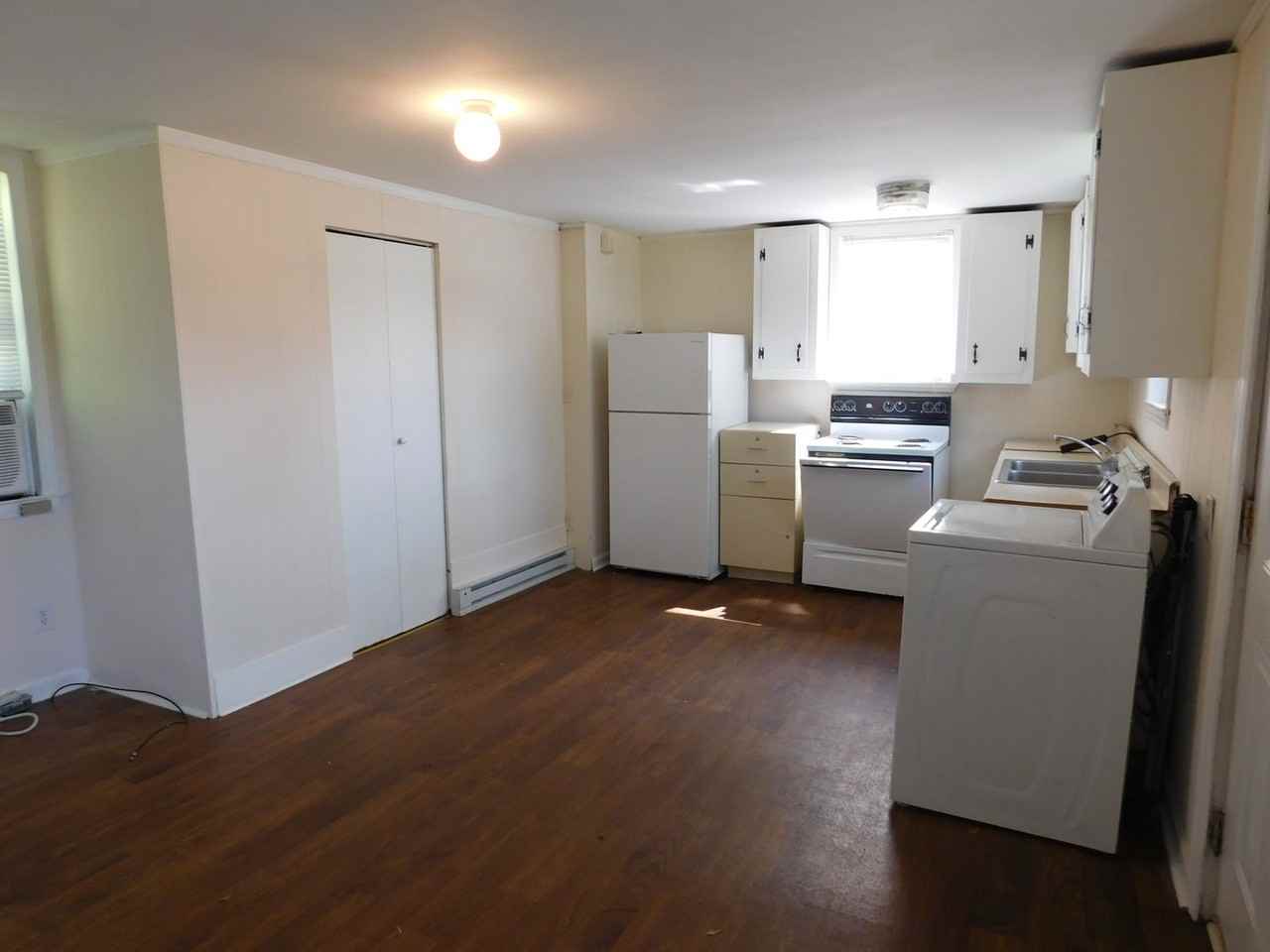 2208 1/2 Spencer Ave - Photo 4 of 15