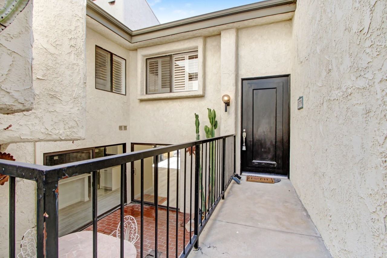 5379 Godbey Dr - Photo 2 of 24