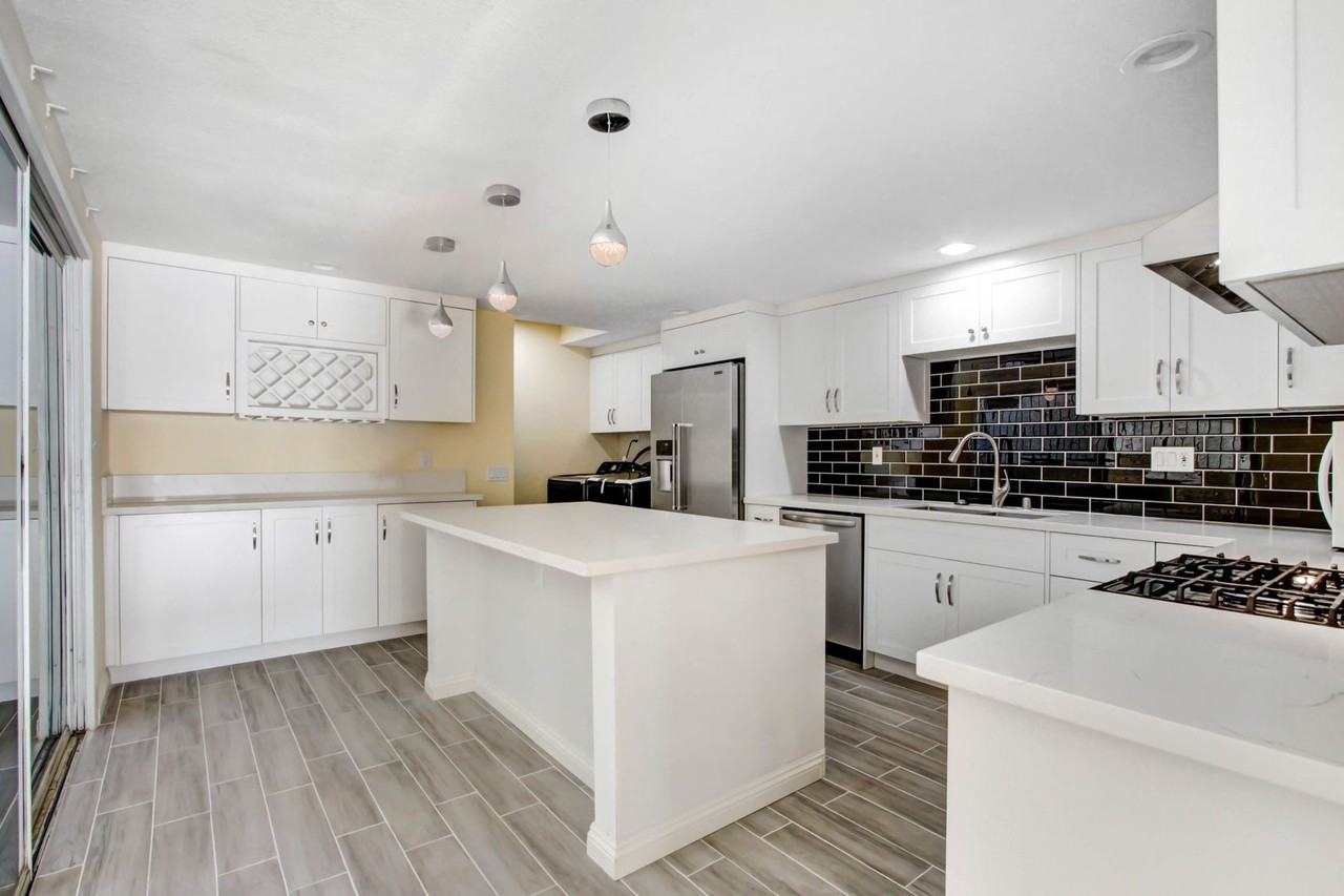 5379 Godbey Dr - Photo 7 of 24