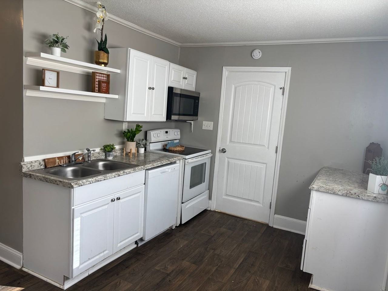 2436 Davis Park Rd - Photo 6 of 34