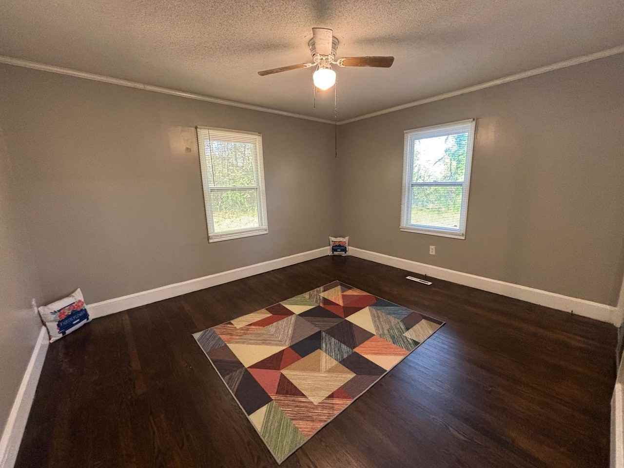 2436 Davis Park Rd - Photo 7 of 34
