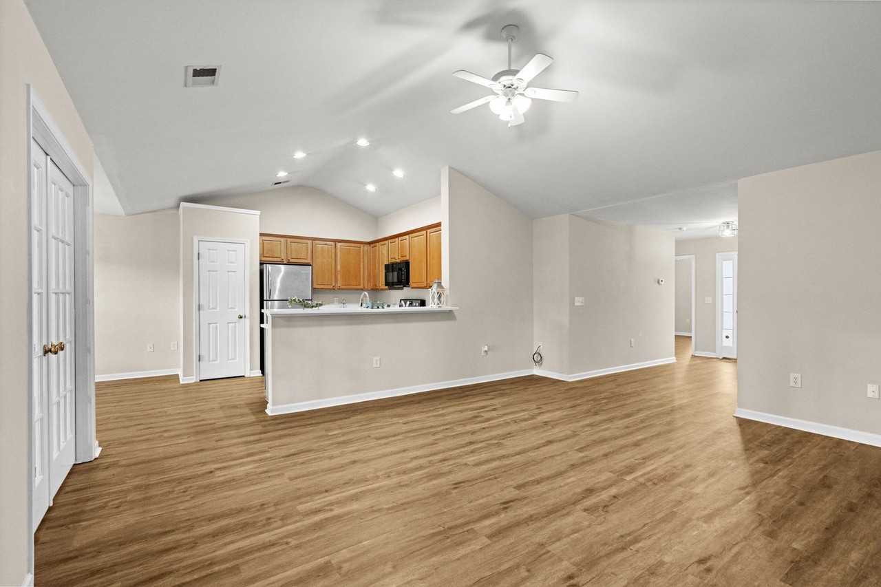 280 Barclay Drive - Photo 7 of 38