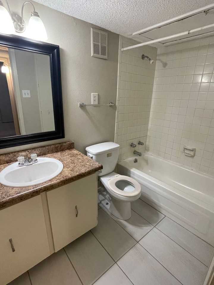 6706 Majestic Oak Pl - Photo 7 of 10