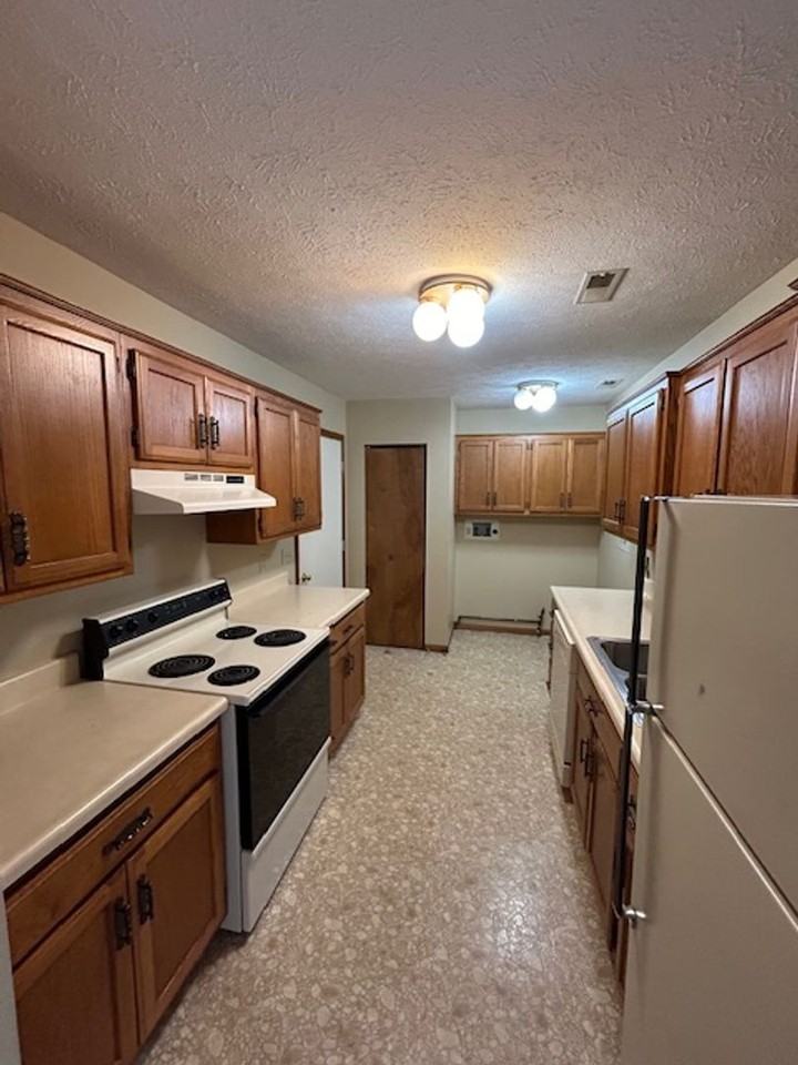 713 West 300 North - Photo 2 of 9