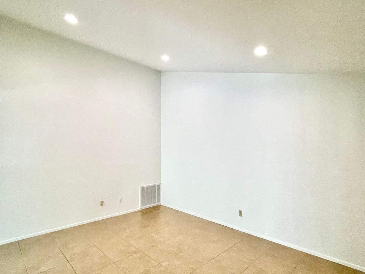 1802 Prairie Knoll Court - Photo 3 of 10