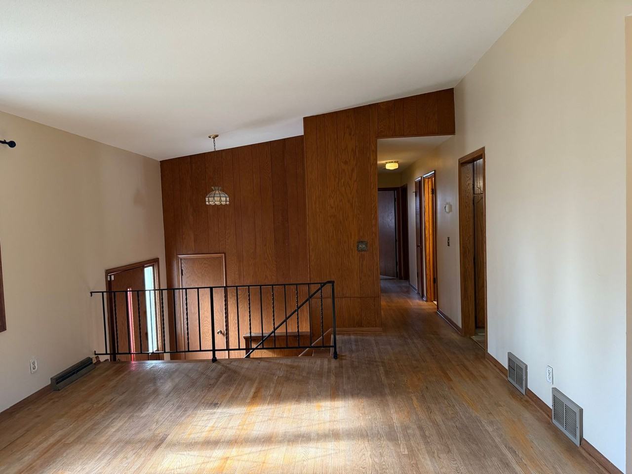 1135 Welcome Cir - Photo 2 of 18