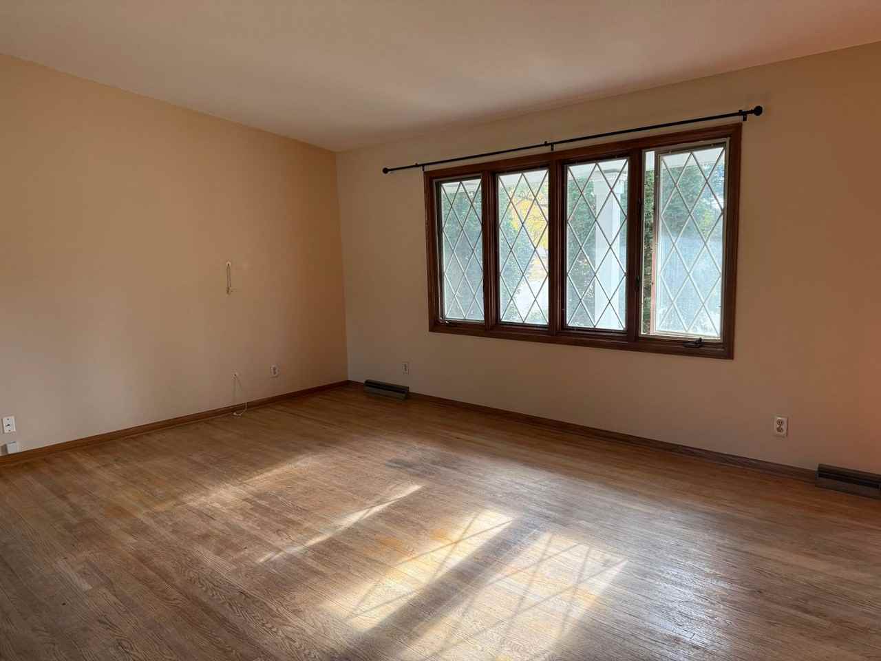 1135 Welcome Cir - Photo 3 of 18