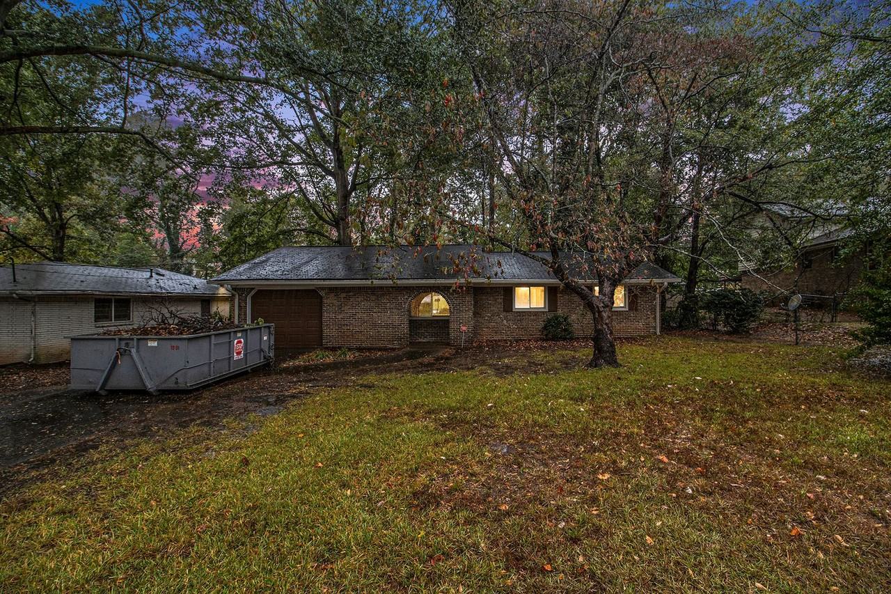 2203 Emerald Castle Dr - Photo 2 of 20