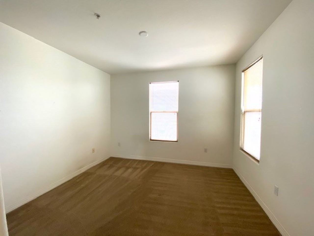 610 E Roosevelt St #139 - Photo 7 of 25