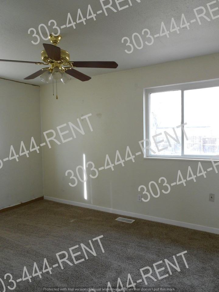 5545 Zion Ct - Photo 3 of 4