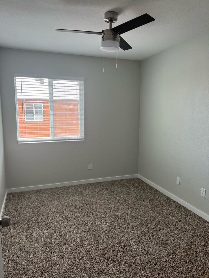 12730 W Amy Dr #4 - Photo 4 of 10