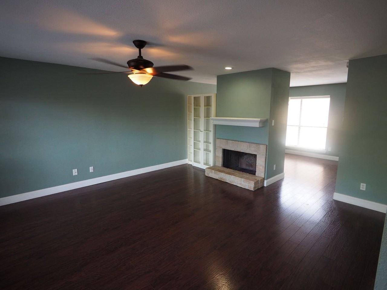 8938 North Plaza Court - Photo 3 of 43