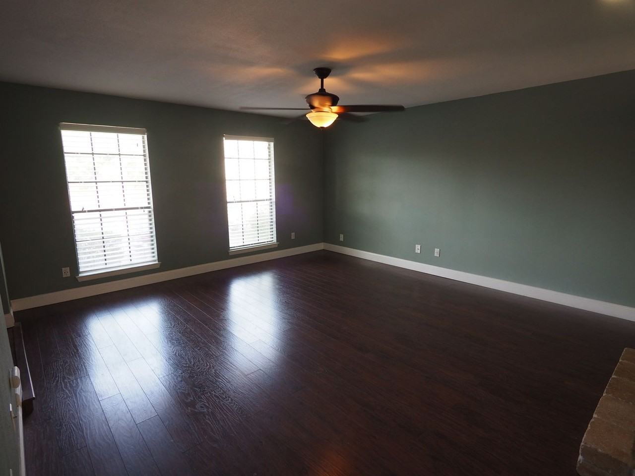 8938 North Plaza Court - Photo 4 of 43