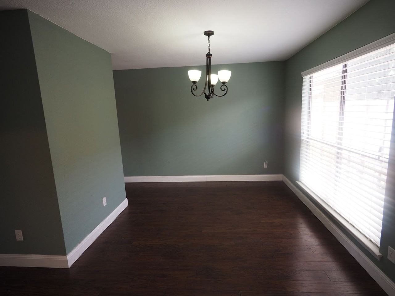 8938 North Plaza Court - Photo 7 of 43