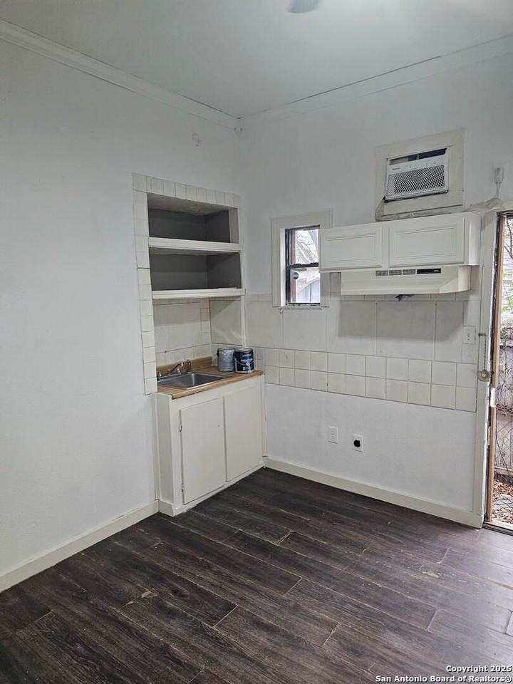 340 Mckinley Ave #3 - Photo 2 of 5