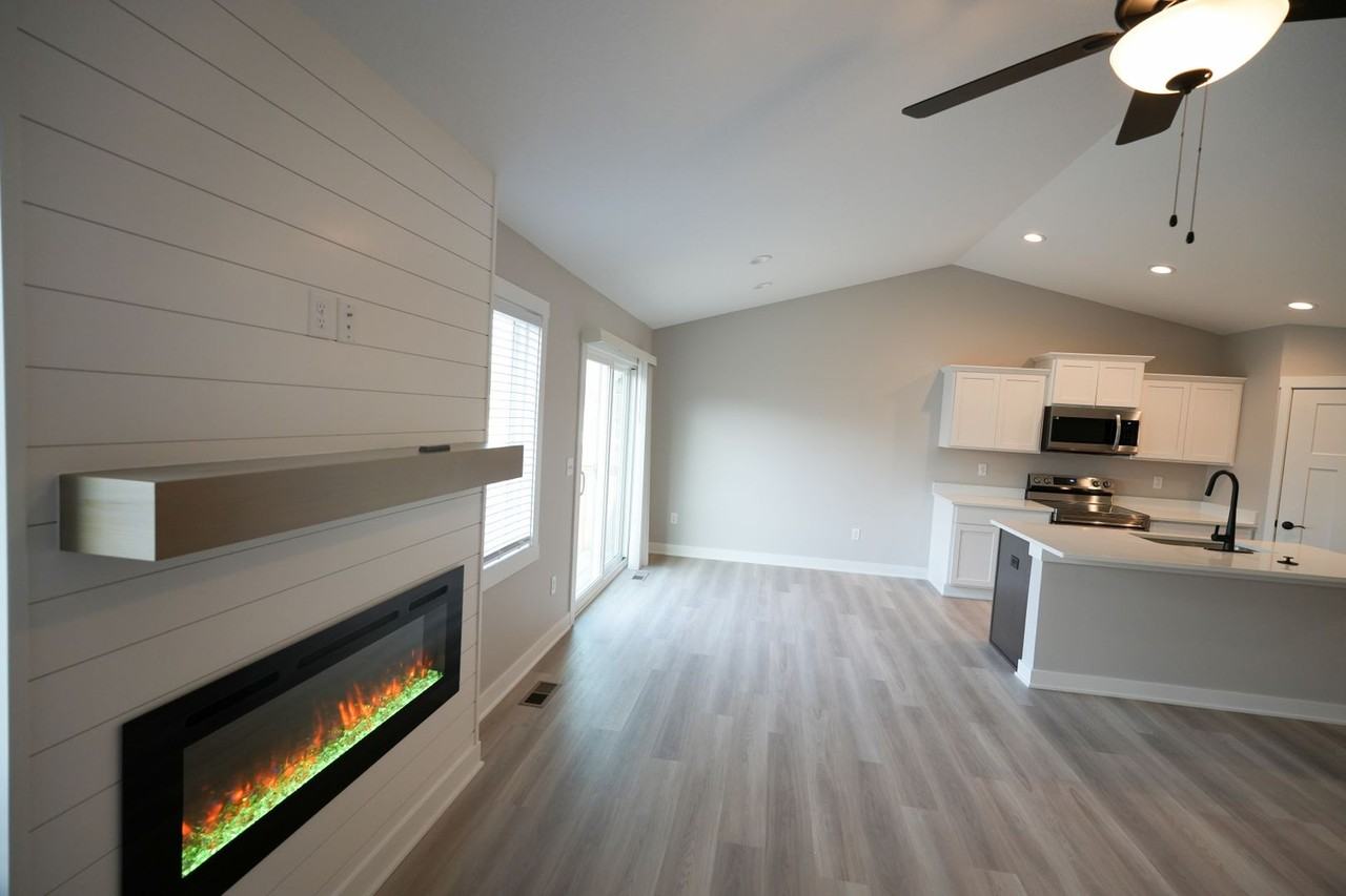 335 Marie Avenue - Photo 4 of 15