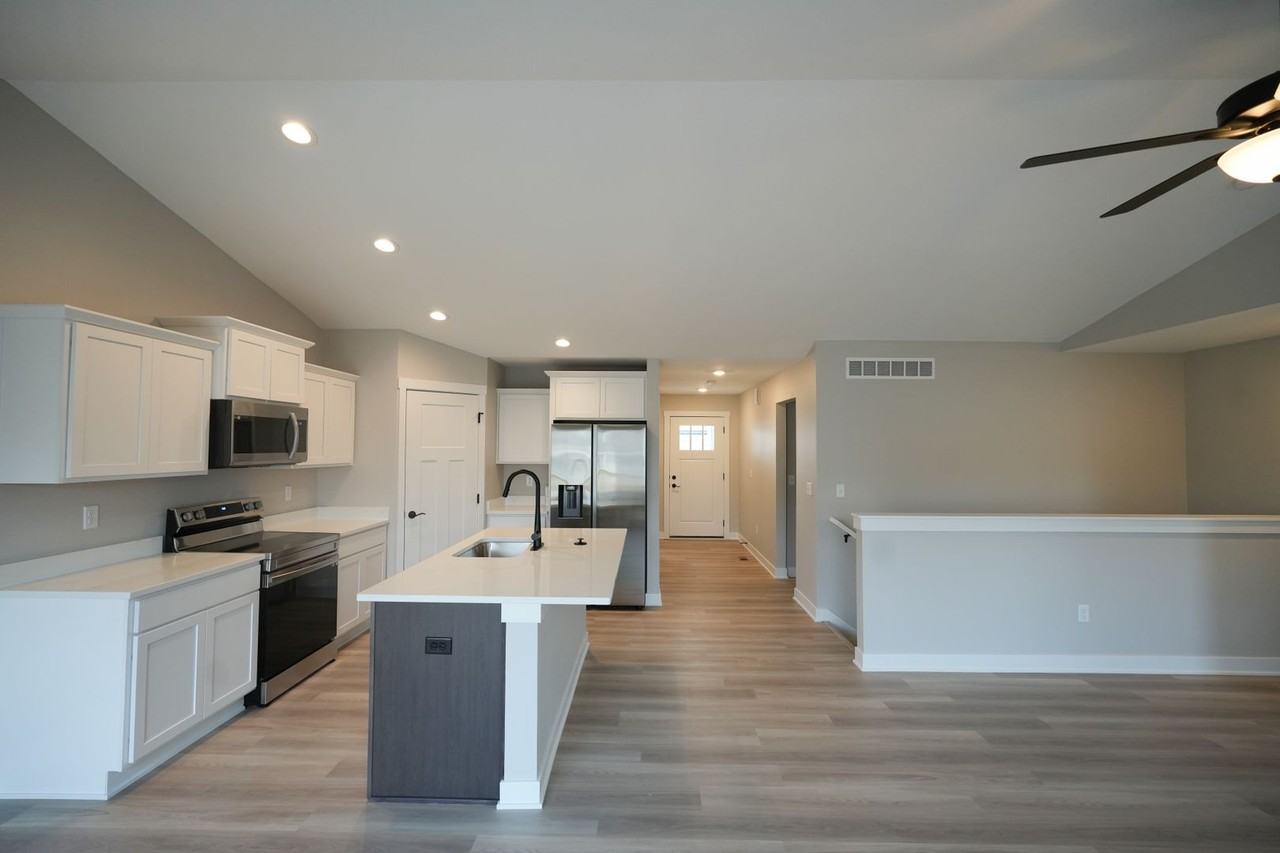 335 Marie Avenue - Photo 5 of 15