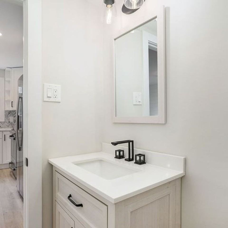 214 East Mount Pleasant Avenue - Photo 7 of 20