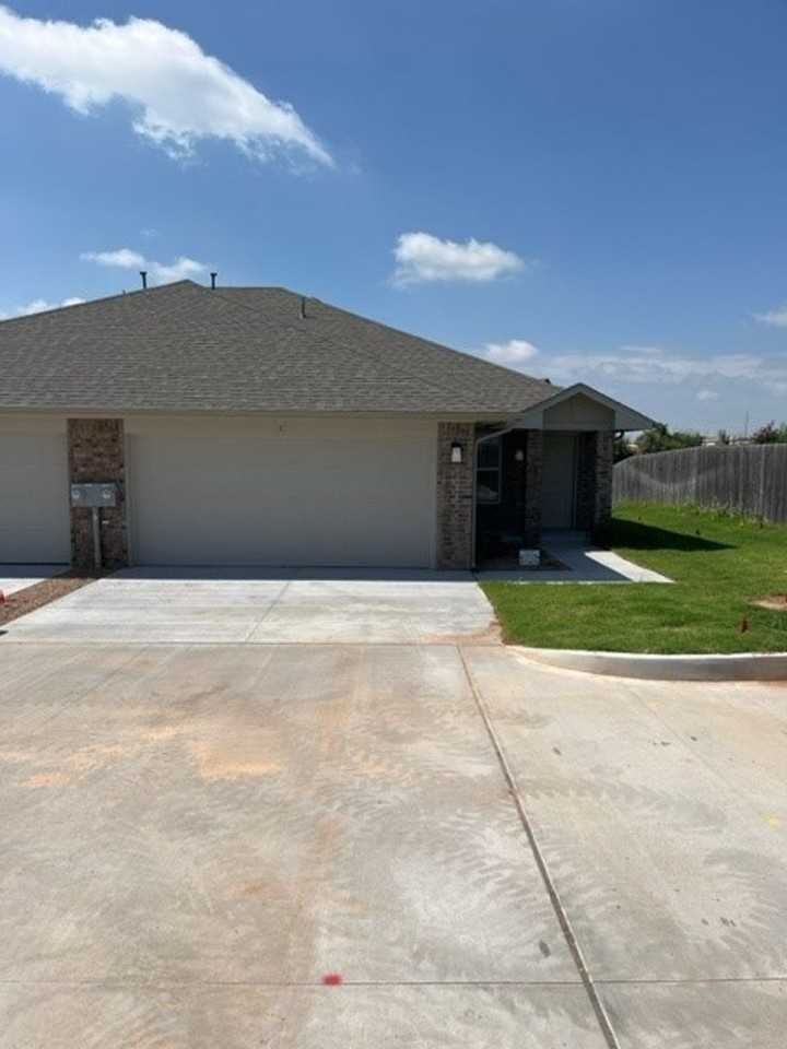 19601 N Pennsylvania Ave #I