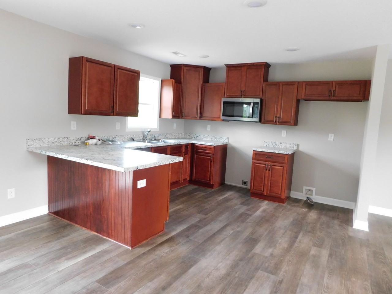 105 W Adelaide Ct - Photo 2 of 12