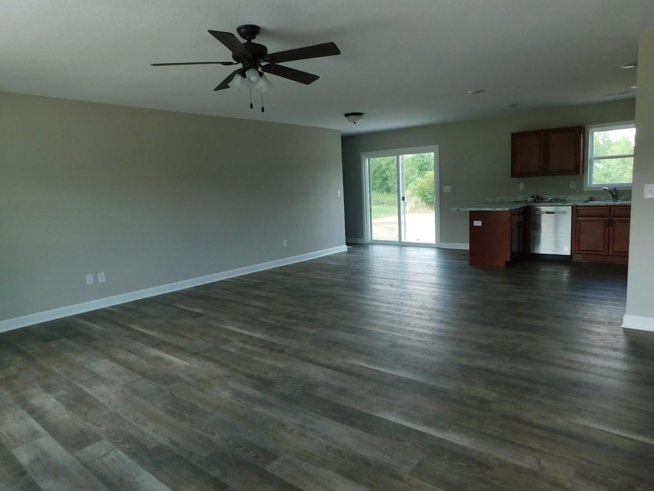 105 W Adelaide Ct - Photo 3 of 12