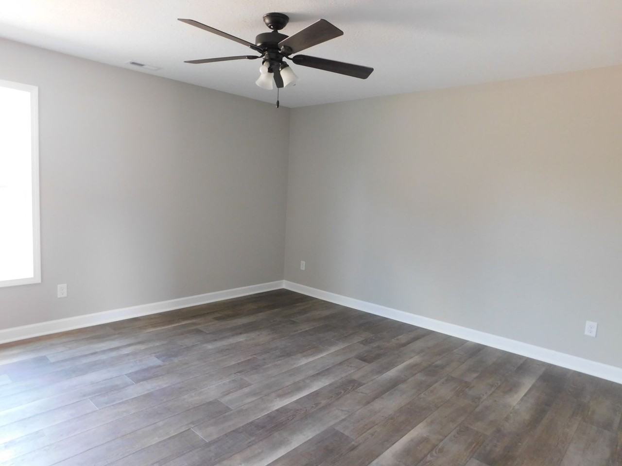 105 W Adelaide Ct - Photo 7 of 12