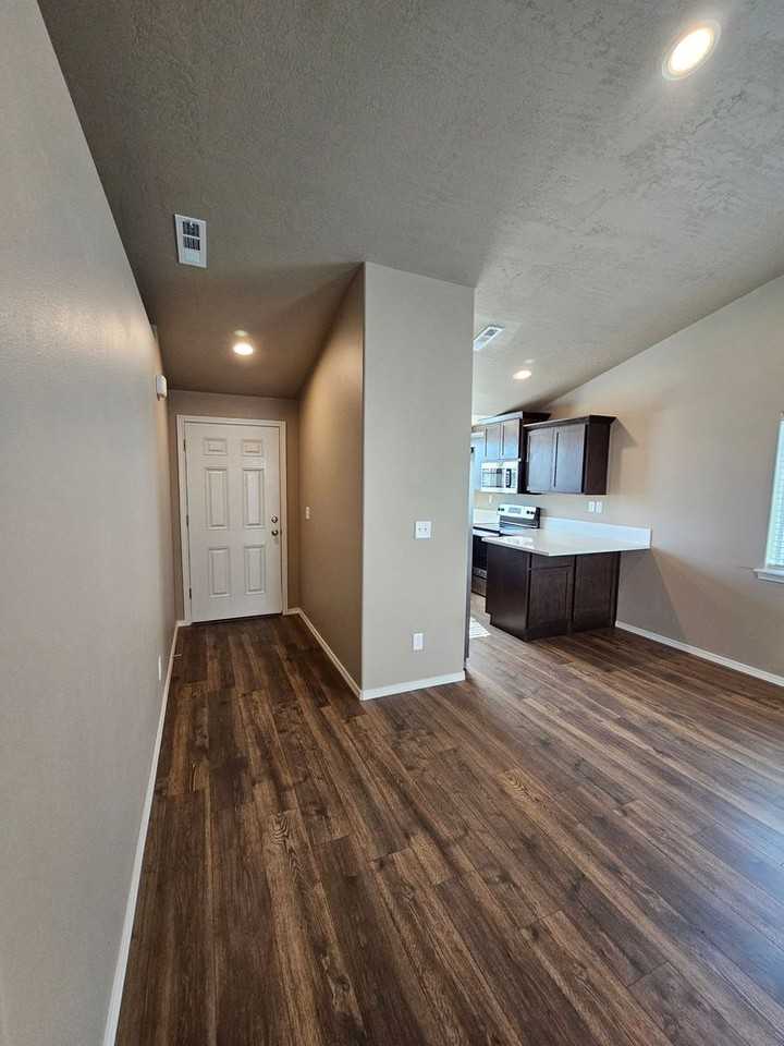 4268 W Wood Ct - Photo 3 of 13