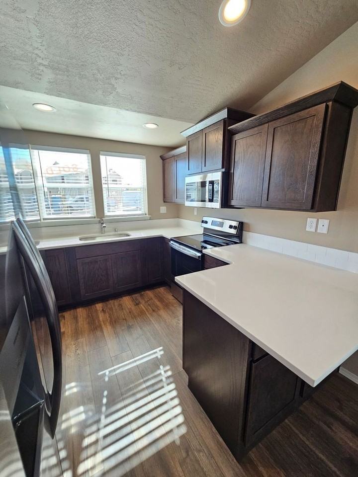 4268 W Wood Ct - Photo 5 of 13