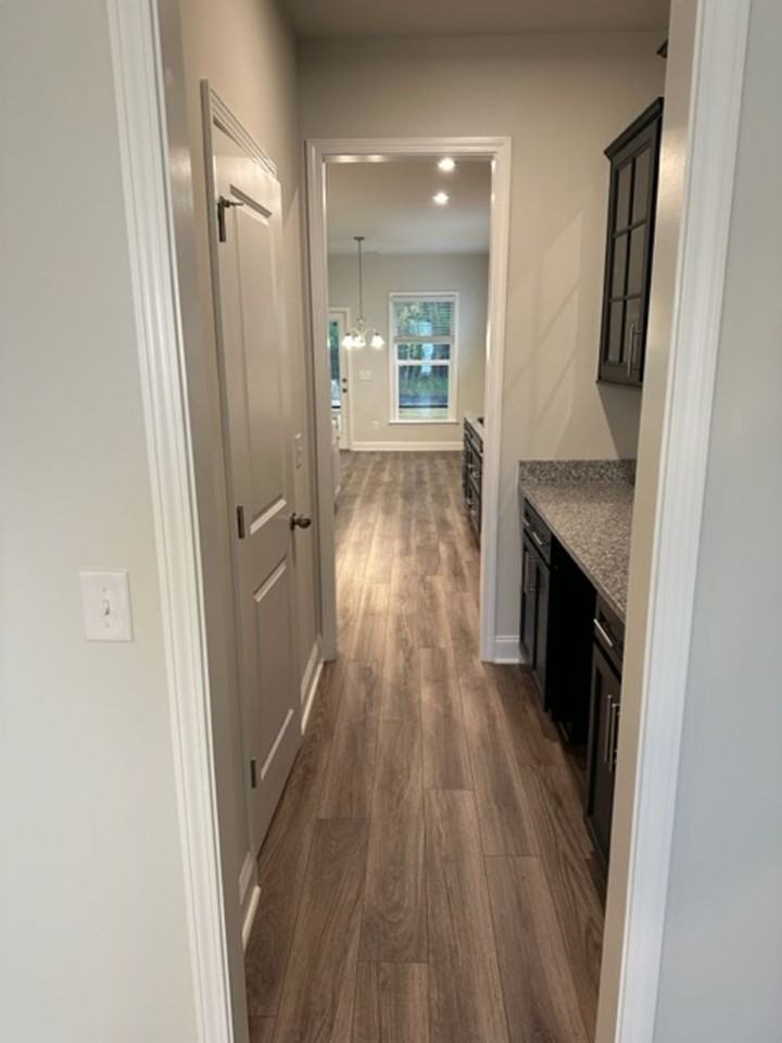 373 Danner Dr - Photo 3 of 31