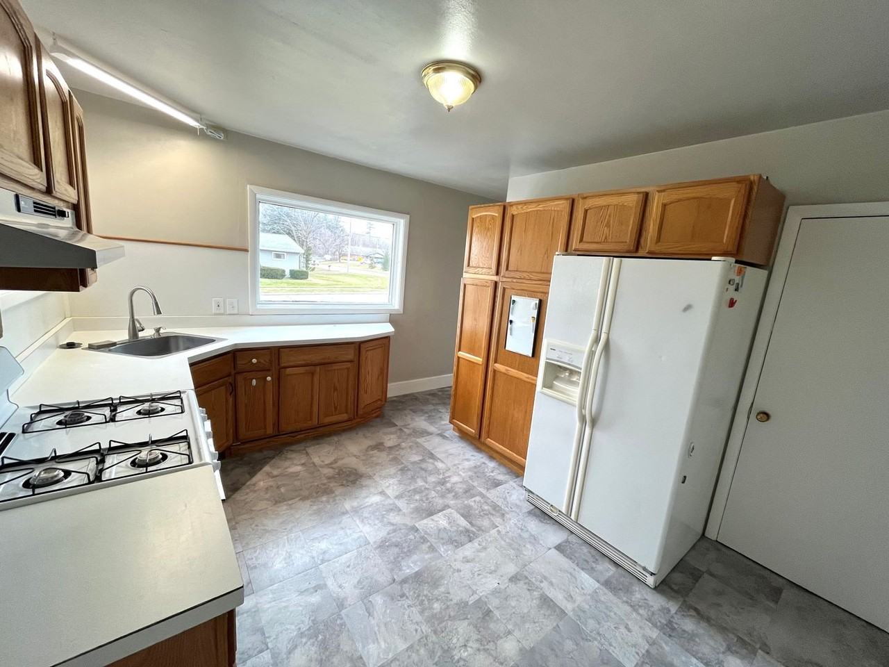 2650 E 38th St - Photo 2 of 29