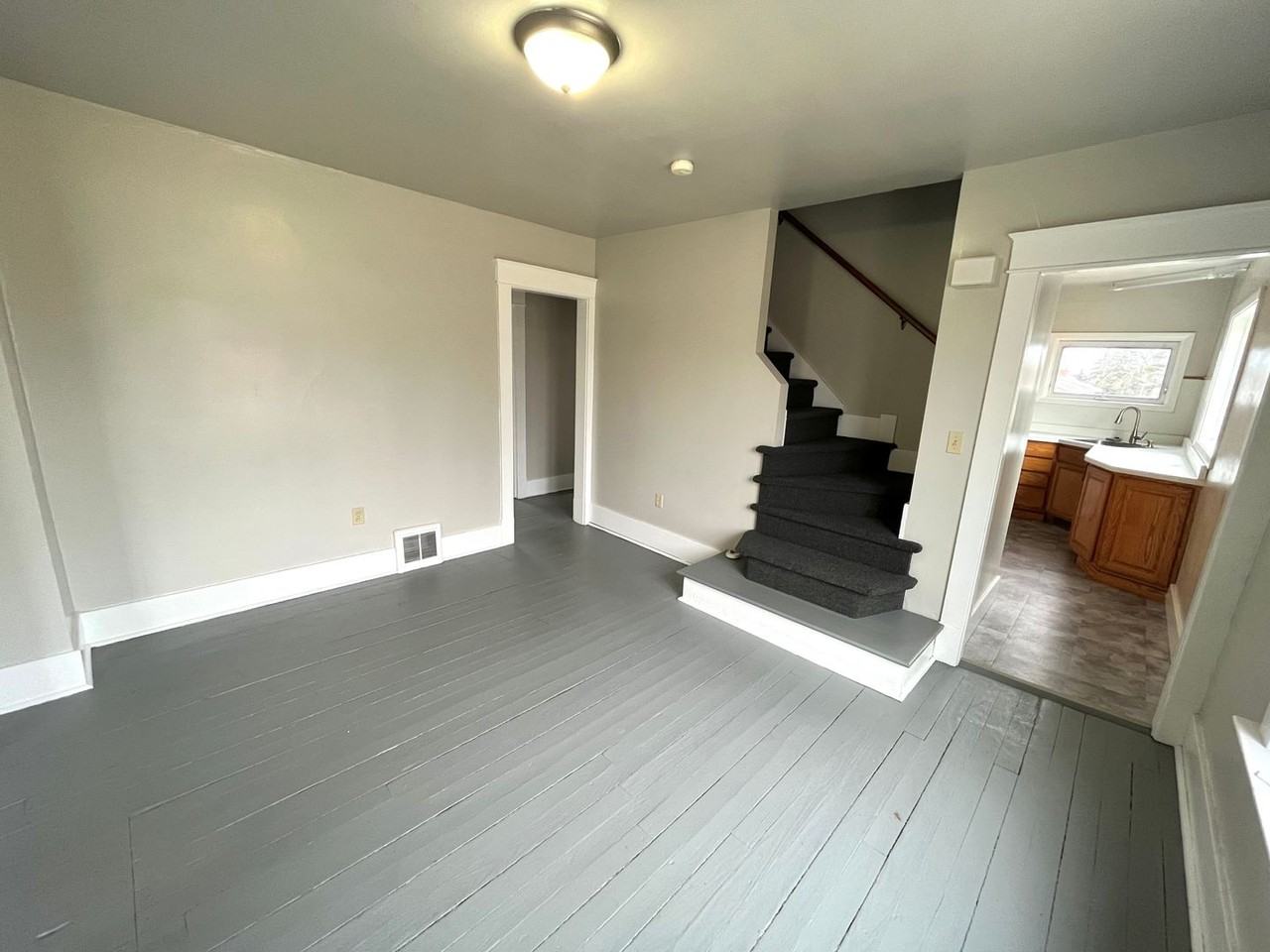 2650 E 38th St - Photo 4 of 29