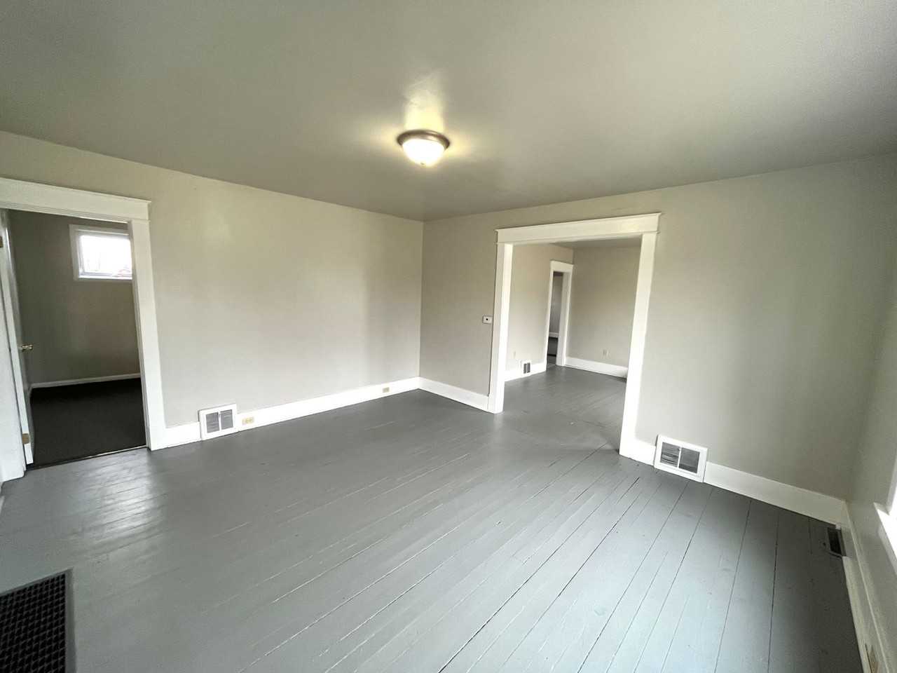 2650 E 38th St - Photo 5 of 29