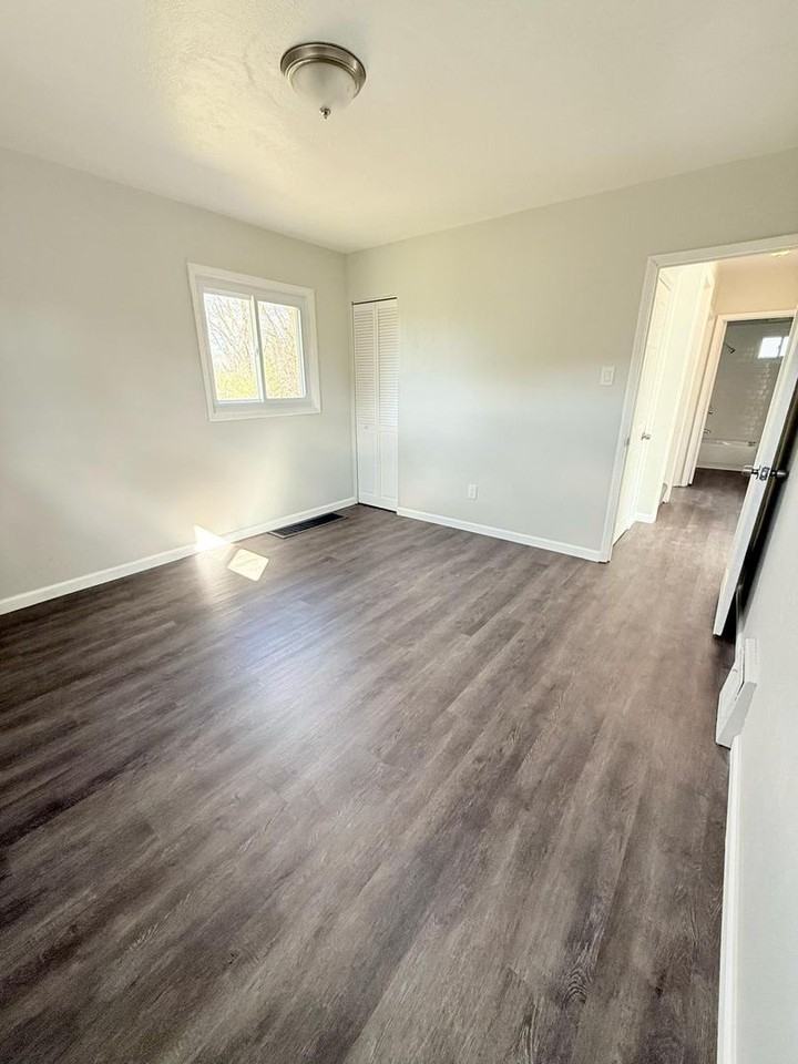 113 Bryant Drive - Photo 4 of 23