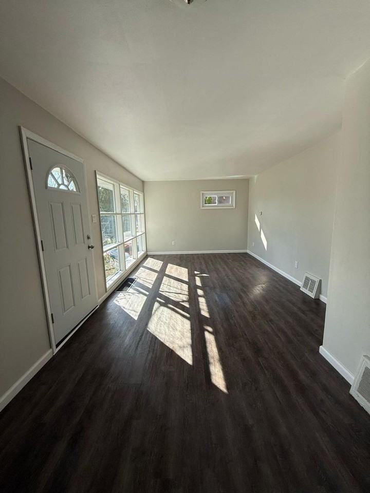 113 Bryant Drive - Photo 7 of 23