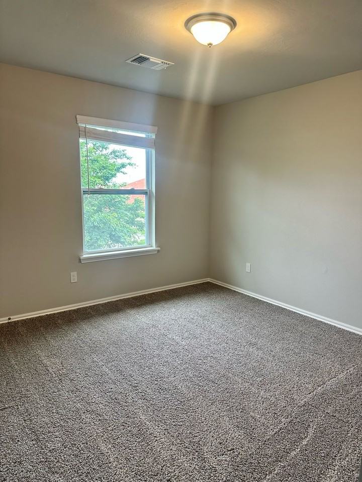 3751 S Broadway St #212 - Photo 5 of 9