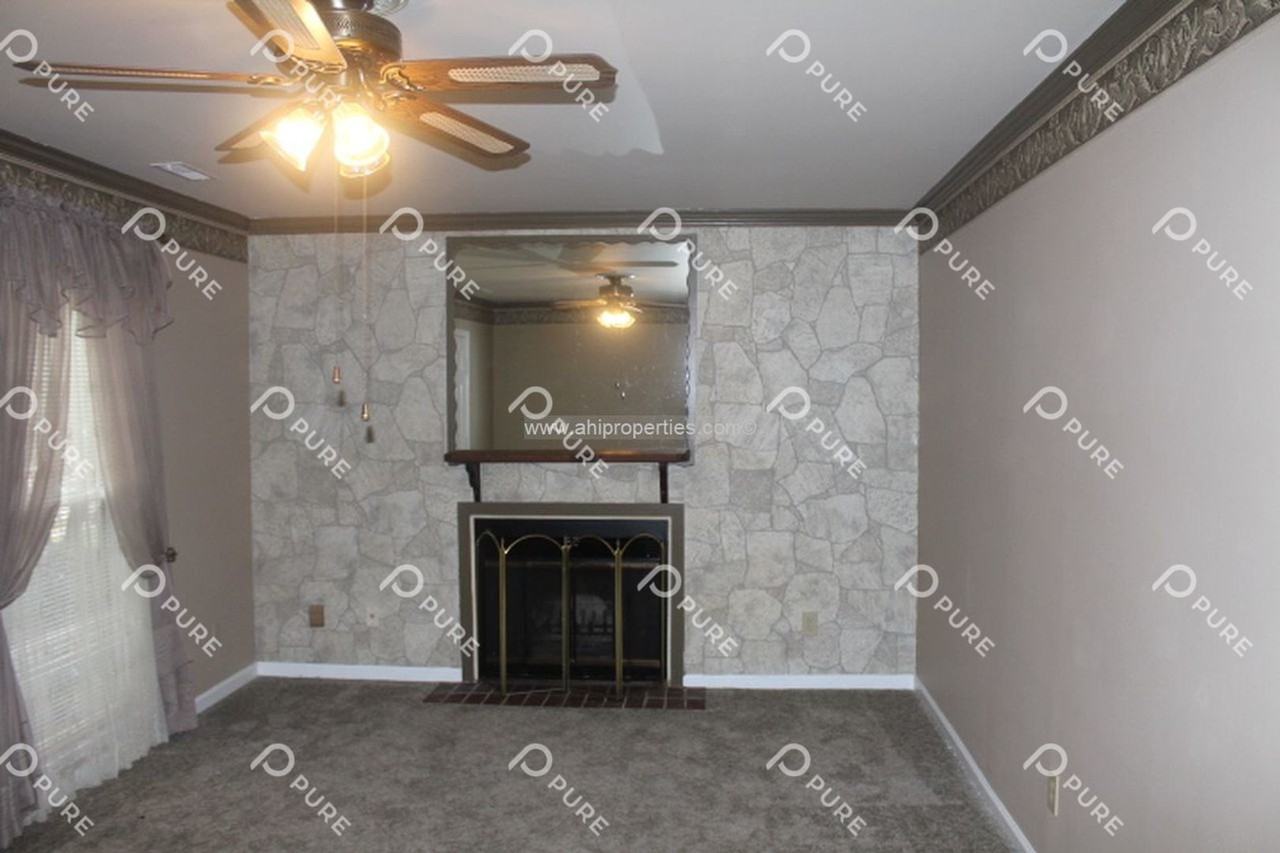 2817 Wynterhall Road Southeast - Photo 2 of 21