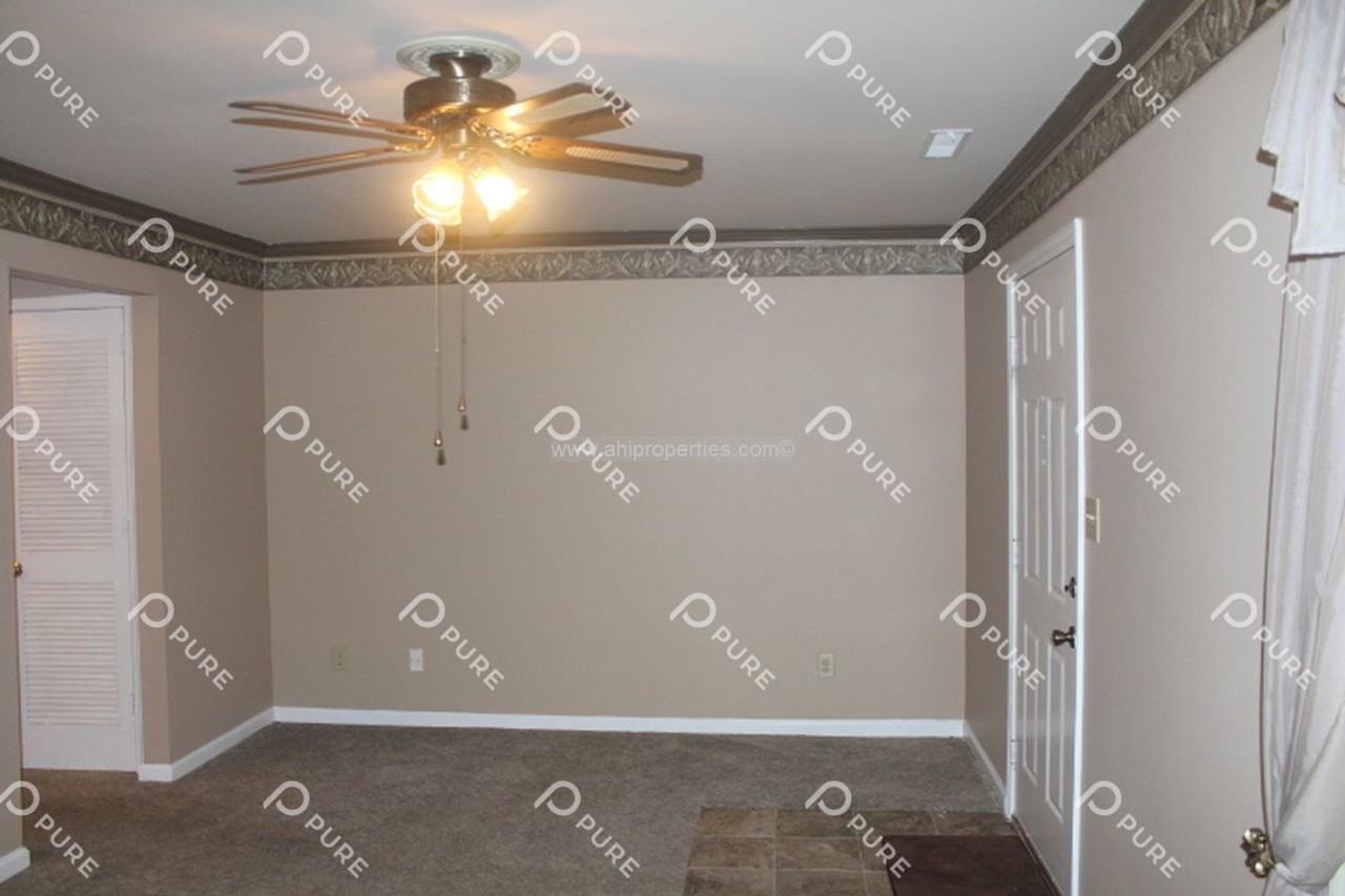 2817 Wynterhall Road Southeast - Photo 3 of 21