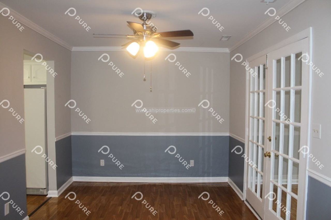 2817 Wynterhall Road Southeast - Photo 4 of 21