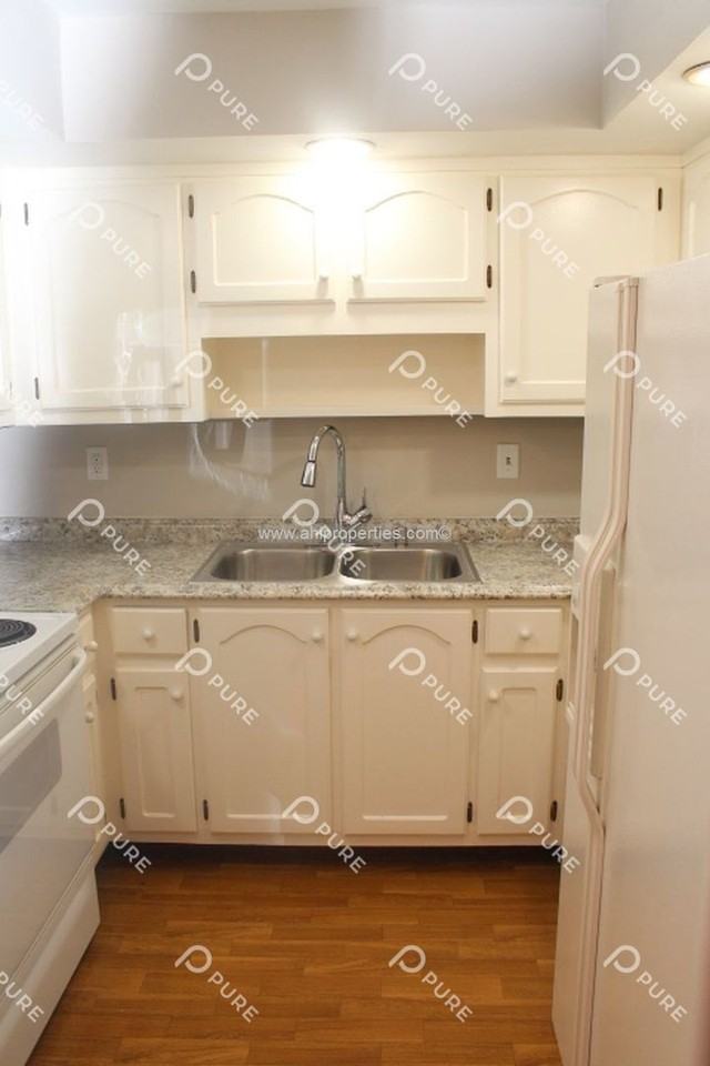 2817 Wynterhall Road Southeast - Photo 5 of 21