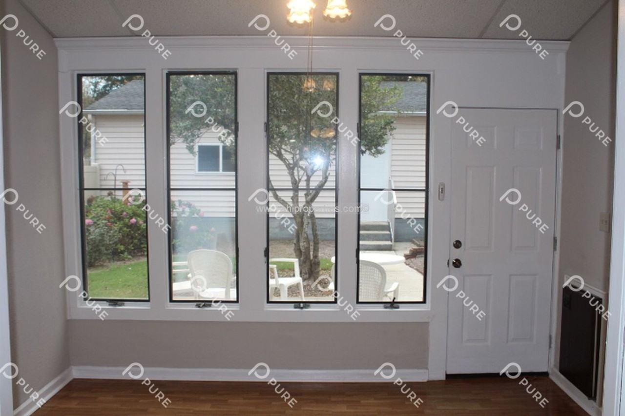 2817 Wynterhall Road Southeast - Photo 6 of 21